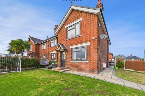 4 bedroom semi-detached house for sale, The Ridgeway, Marchwiel, LL13
