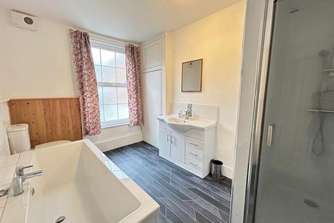 3 bedroom terraced house to rent, Falsgrave Road, Scarborough