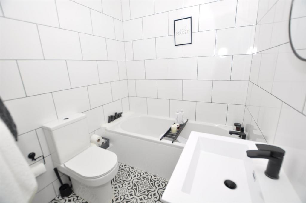 Bathroom/ Shower room/ WC