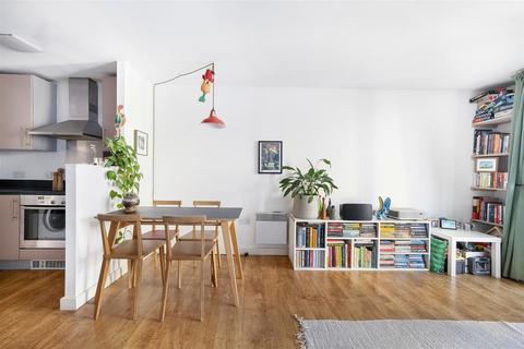 1 bedroom flat for sale, Palmers Road, London