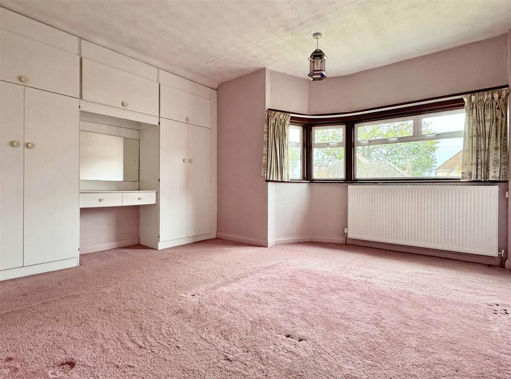 Bedroom 1b.jpg