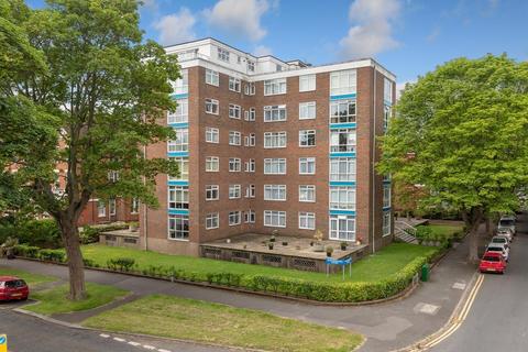Earls Avenue, Kent CT20