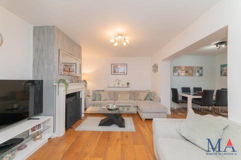 11 Barkston Path, Borehamwood, WD6 5BB