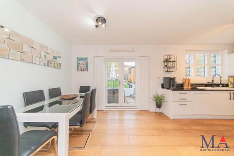 11 Barkston Path, Borehamwood, WD6 5BB