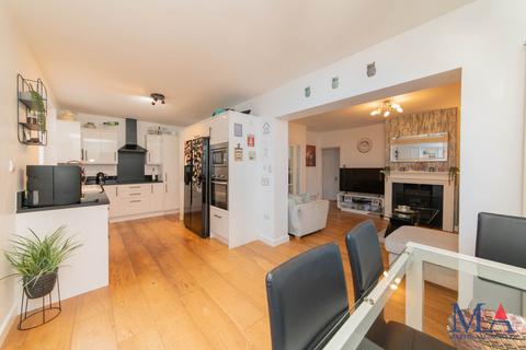 11 Barkston Path, Borehamwood, WD6 5BB