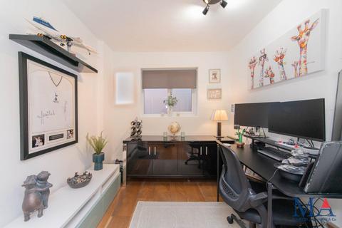 11 Barkston Path, Borehamwood, WD6 5BB