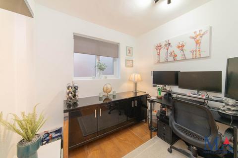 11 Barkston Path, Borehamwood, WD6 5BB