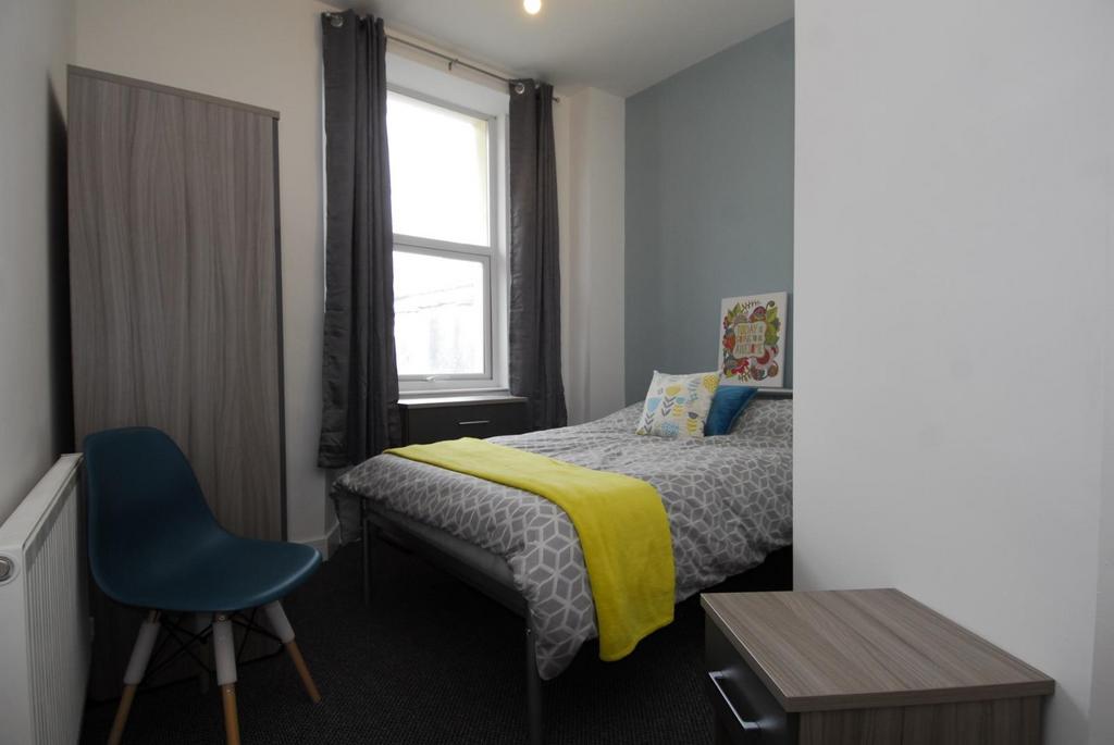 A4e329ae-129a-412d-adaa-57663f3ba88f.jpg