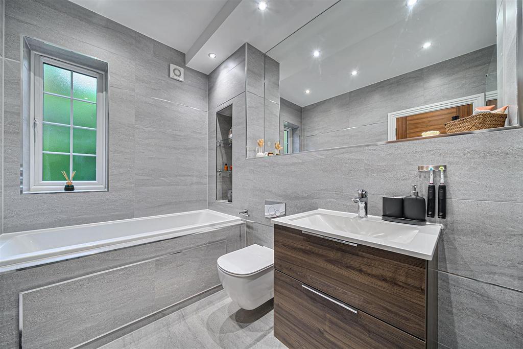Ensuite Bathroom