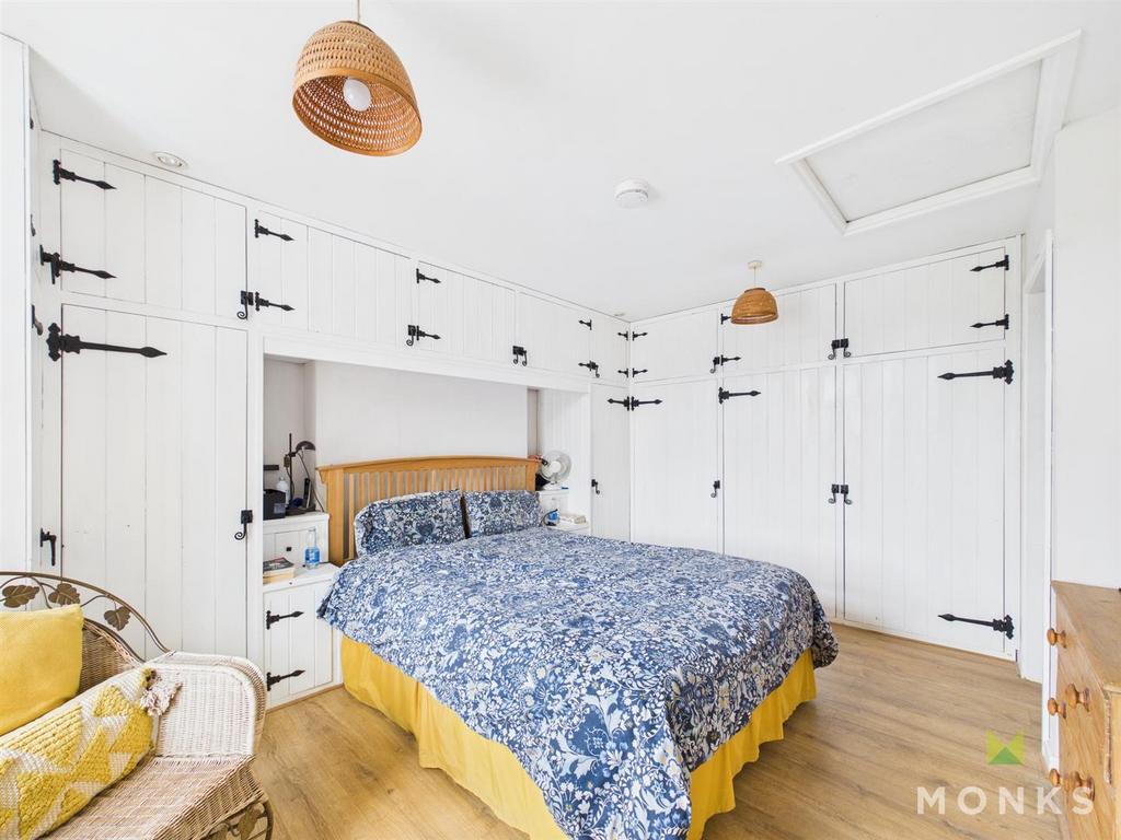 CAM01420 G0-PR0789-STILL003.jpg