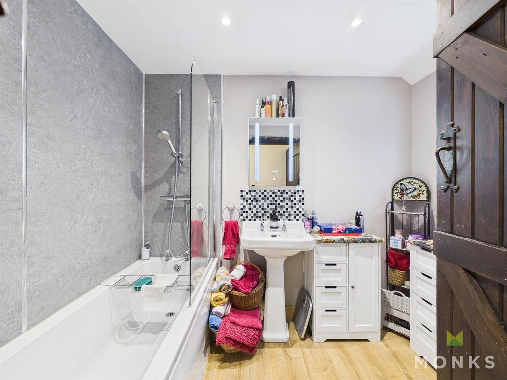 CAM01420 G0-PR0789-STILL014.jpg