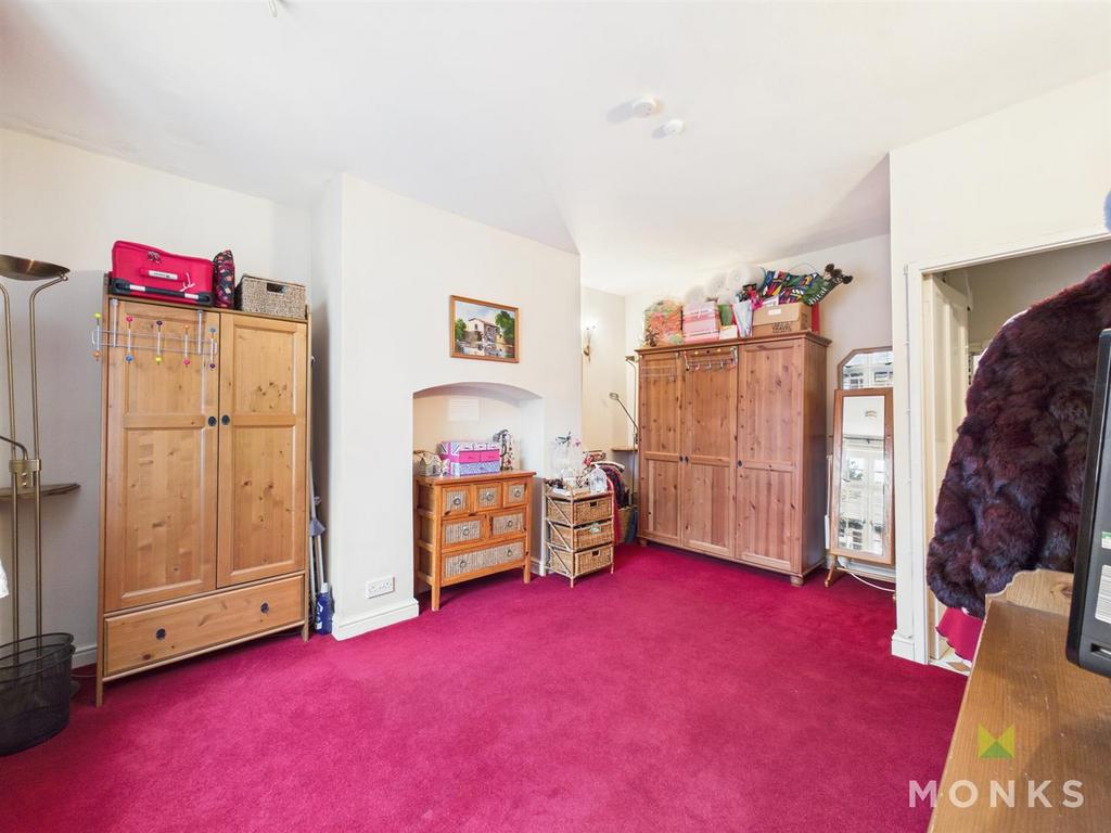 CAM01420 G0-PR0789-STILL024.jpg