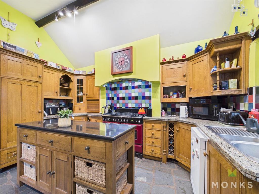 CAM01420 G0-PR0789-STILL021.jpg