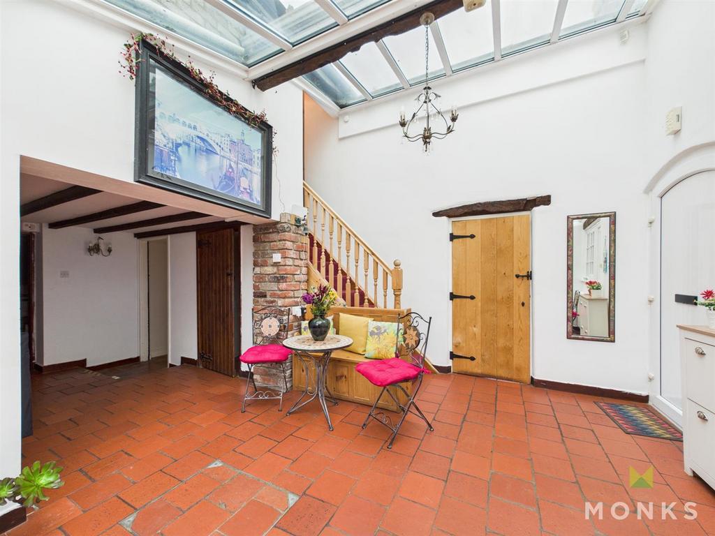 CAM01420 G0-PR0789-STILL013.jpg