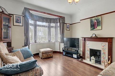 Edison Avenue, Hornchurch