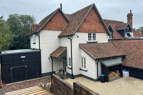 Pub for sale, Winterbourne Rd Newbury RG20 8BB