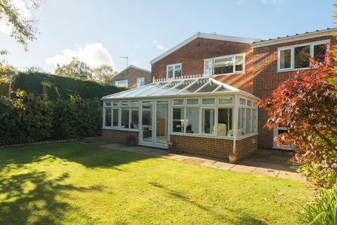 17 The Paddock, Headley, Bordon, GU35 8QE