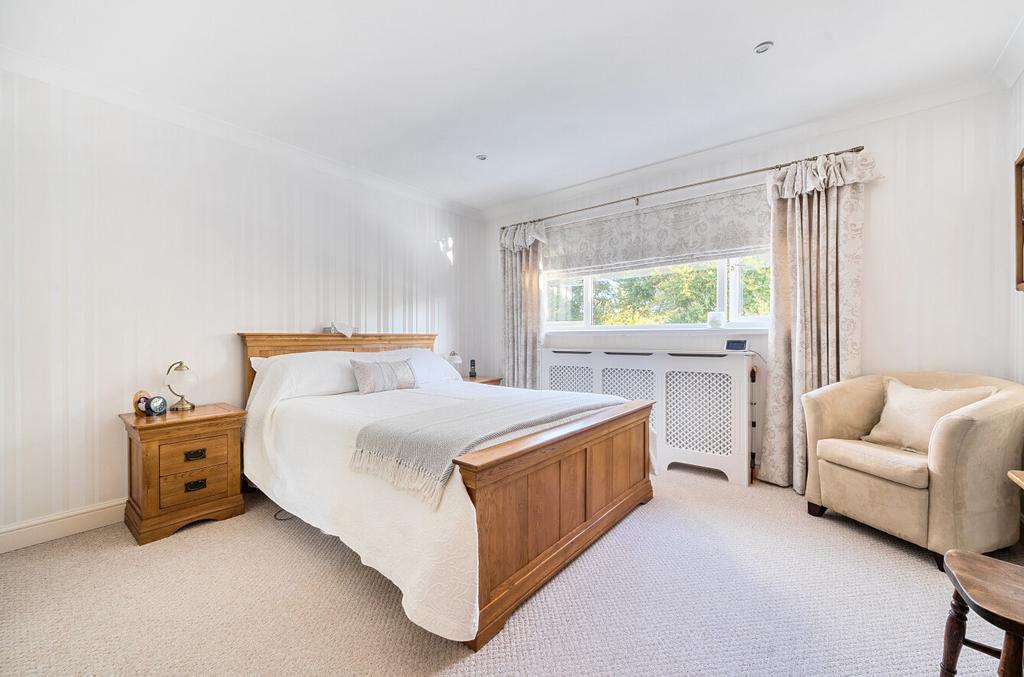 1370688-26-68fb67...