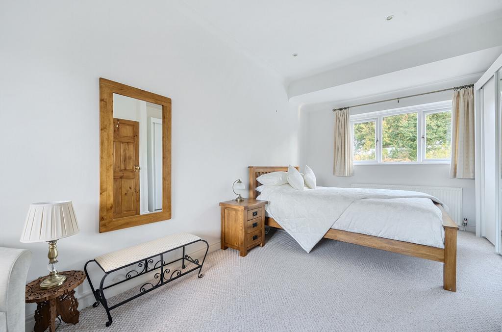 1370688-37-68fb68...