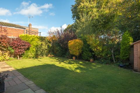 17 The Paddock, Headley, Bordon, GU35 8QE