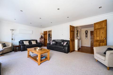 17 The Paddock, Headley, Bordon, GU35 8QE