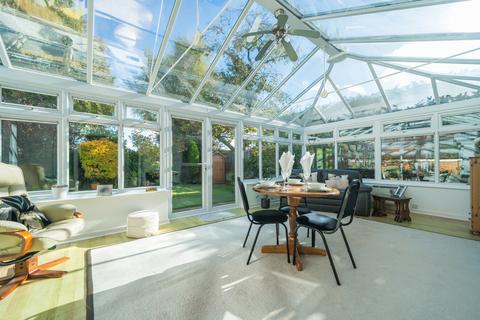 17 The Paddock, Headley, Bordon, GU35 8QE