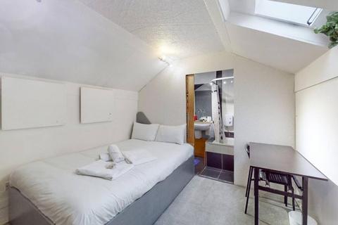 2 bedroom flat to rent, Wornington Road, London W10