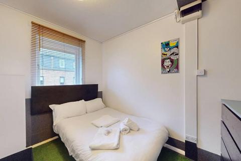 2 bedroom flat to rent, Wornington Road, London W10