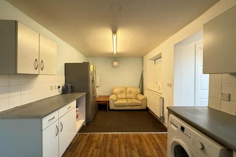 undefined, Mount Avenue, Heckmondwike