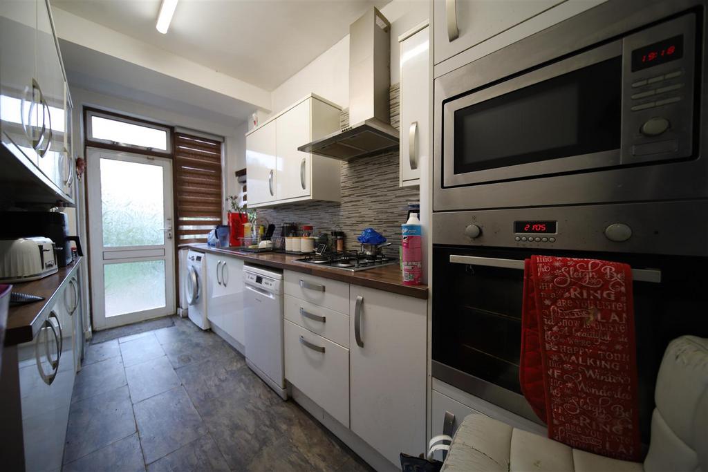 Kitchen1.jpg