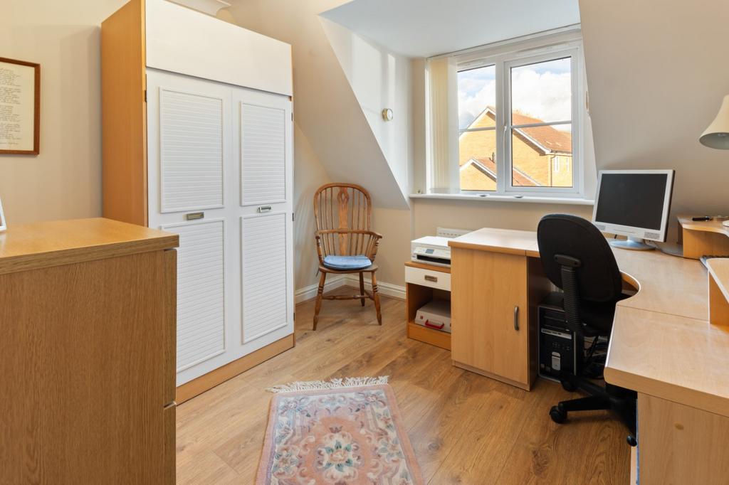 Bedroom / Office