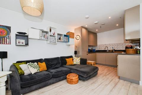 3 bedroom apartment for sale, Leavesden Road, Watford WD24