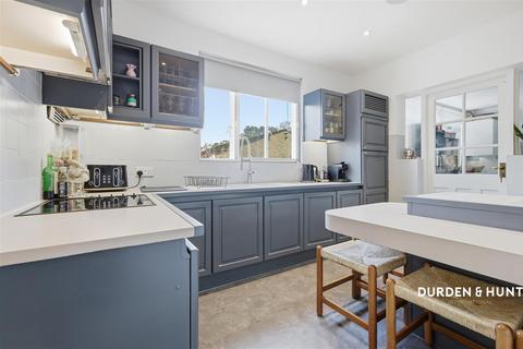 undefined, Woodside, Buckhurst Hill, IG9