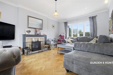 3 bedroom detached house for sale, Woodside, Buckhurst Hill, IG9