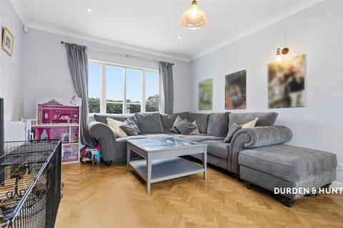 3 bedroom detached house for sale, Woodside, Buckhurst Hill, IG9