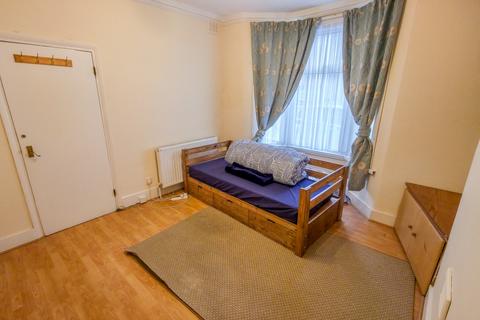 38 Reidhaven Road, London, SE18 1BU