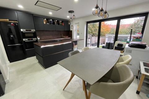 undefined, Devon Road, Luton, Bedfordshire, LU2 0RH