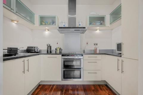 1 bedroom flat to rent, South Quay Square, London