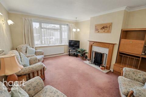 3 bedroom semi-detached house for sale, Southview Close, Rayleigh