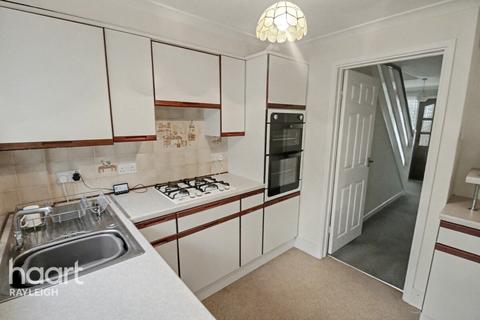3 bedroom semi-detached house for sale, Southview Close, Rayleigh