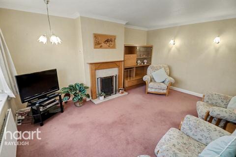3 bedroom semi-detached house for sale, Southview Close, Rayleigh