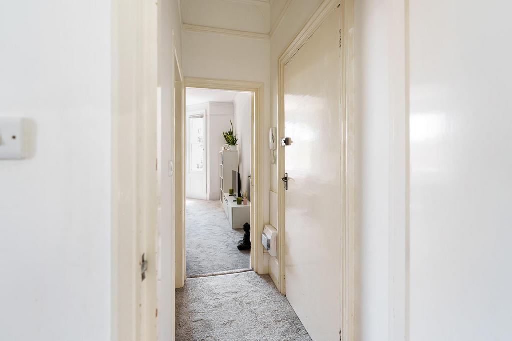 Flat 5, 38 Shelley Road-16.jpg