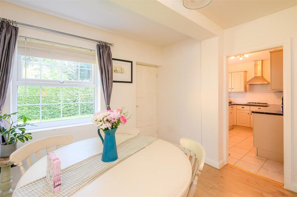 Dining / kitchen
