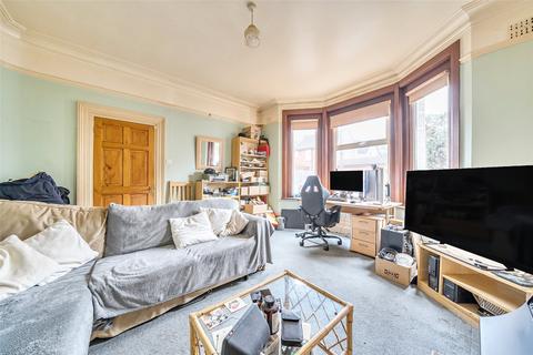 4 bedroom semi-detached house for sale, Beltring Road, Kent TN4
