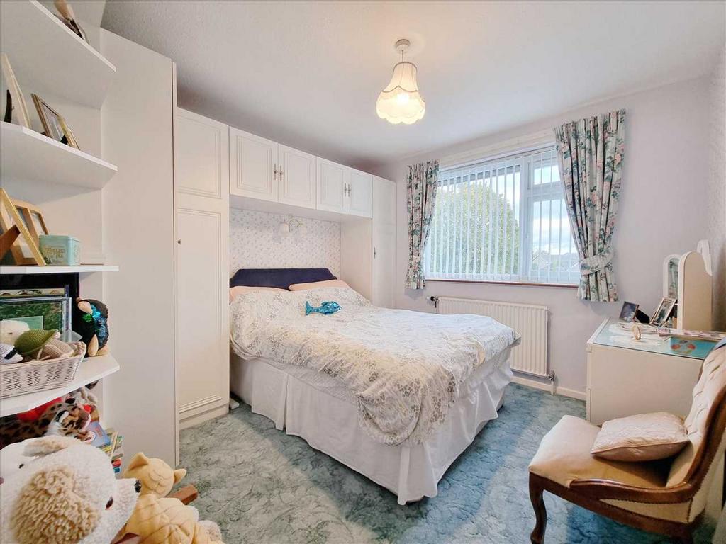 Bedroom 3: