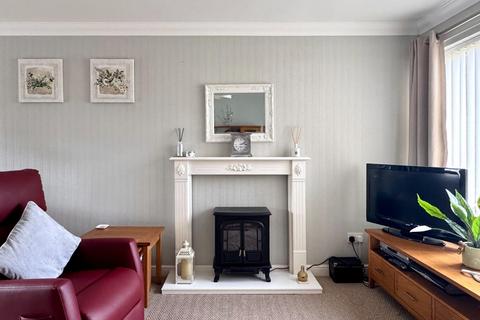 2 bedroom flat for sale, Beechwood Drive, Penarth