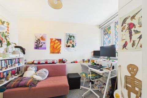4 bedroom flat to rent, Portland Grove, Stockwell