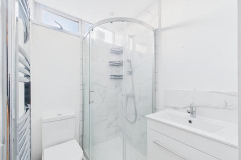 4 bedroom flat to rent, Portland Grove, Stockwell