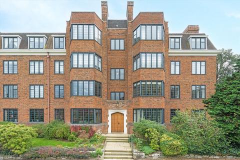 3 bedroom flat for sale, Manor Fields, London SW15