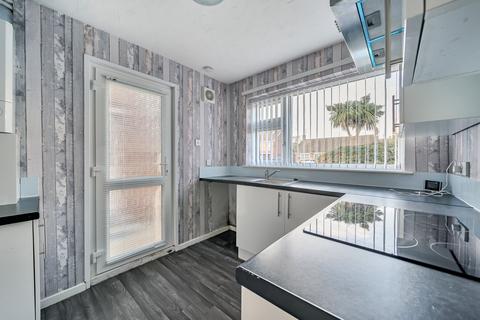 2 bedroom bungalow for sale, Abbots Close, Hull, HU8